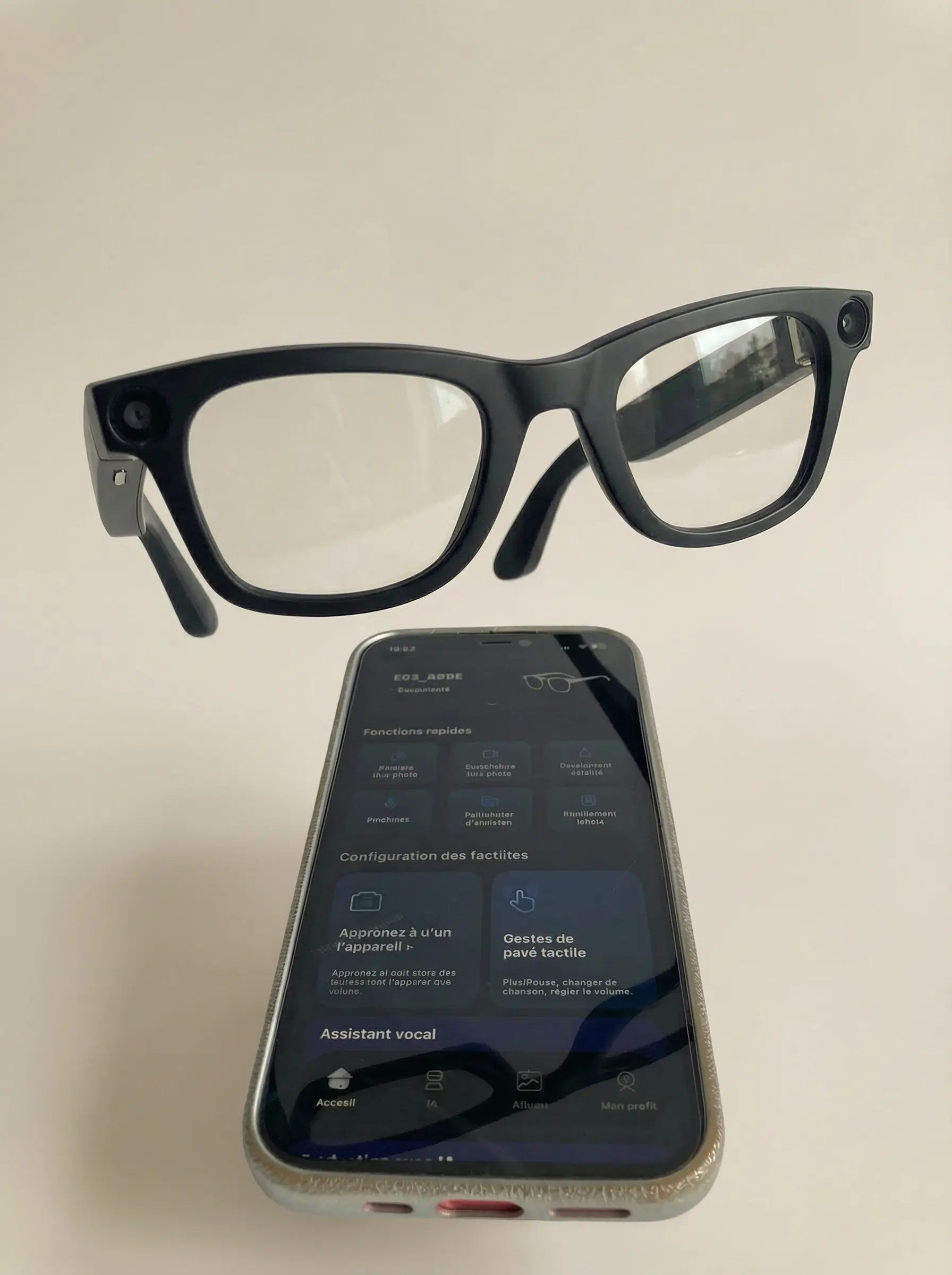 Lunettes caméra intelligentes ViewAI connectées à une application mobile pour le contrôle et les réglages